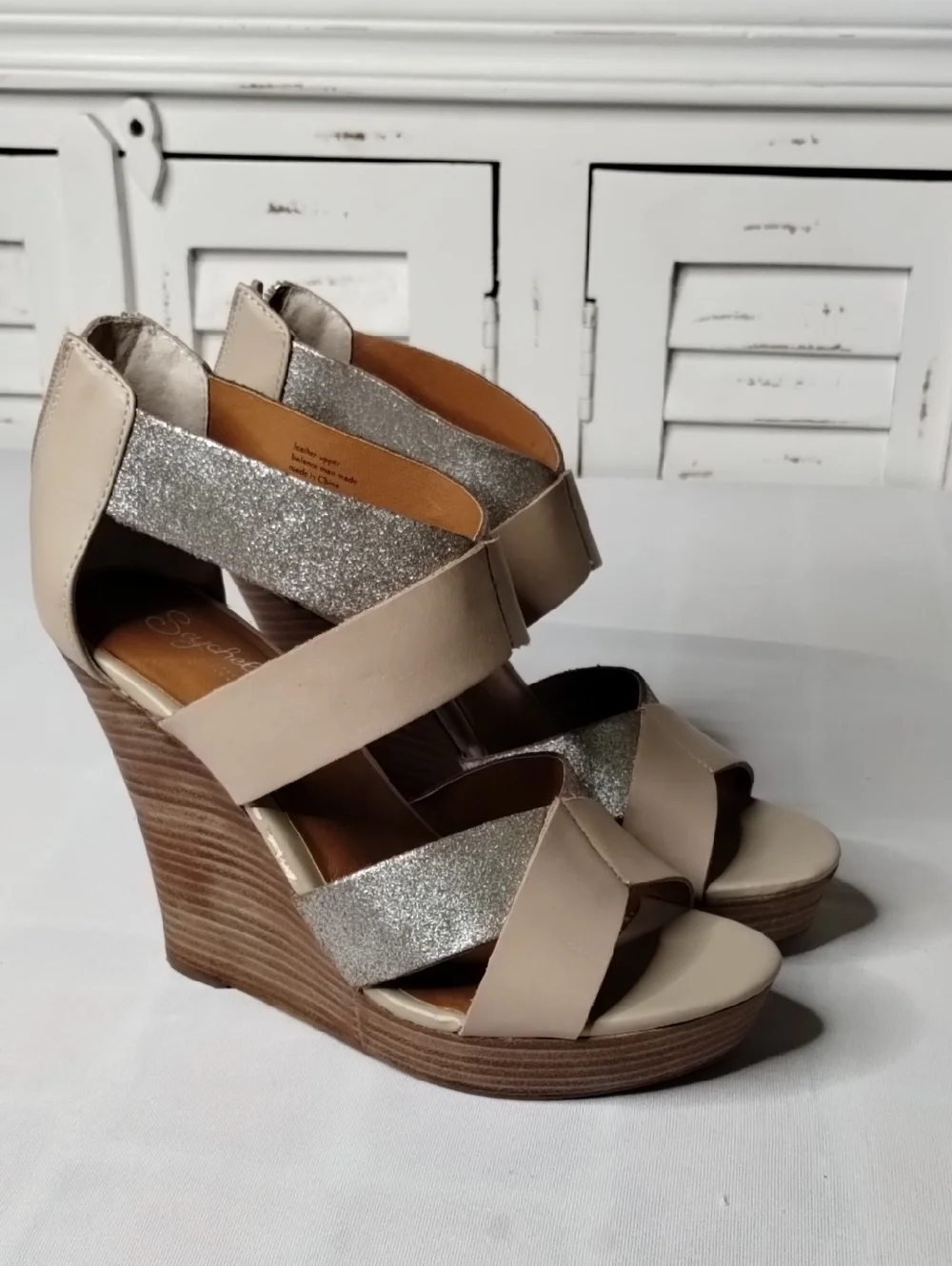 Seachelles Designer Beige Wedge Sandals with Silver Glitter Straps - Women Sz 8
